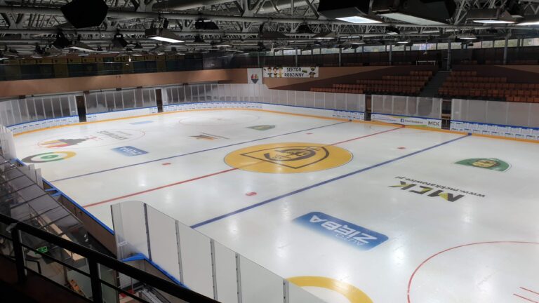 Budowa lodowiska stałego